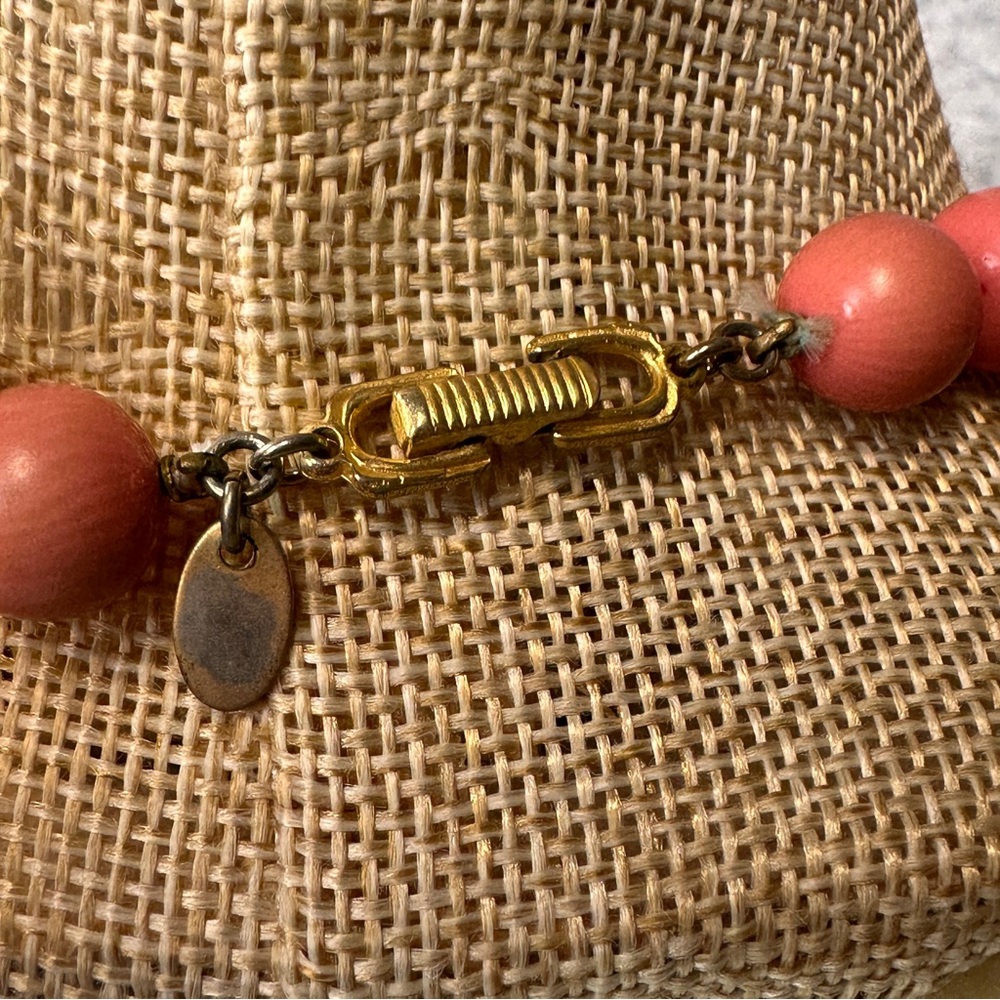 Vintage Les Bernard Coral Pink and Gold Beaded Long Necklace - Picture 4 of 6